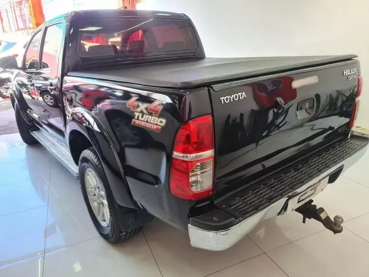 Toyota Hilux Preto 13