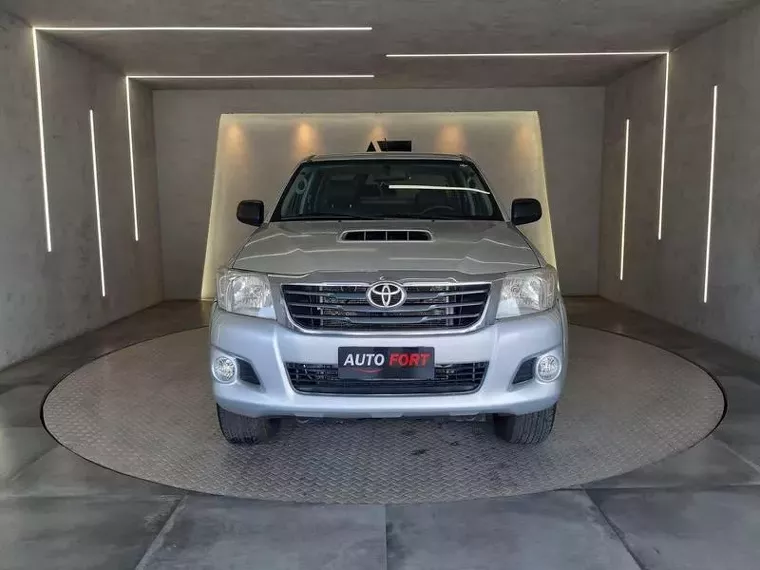 Toyota Hilux Prata 1