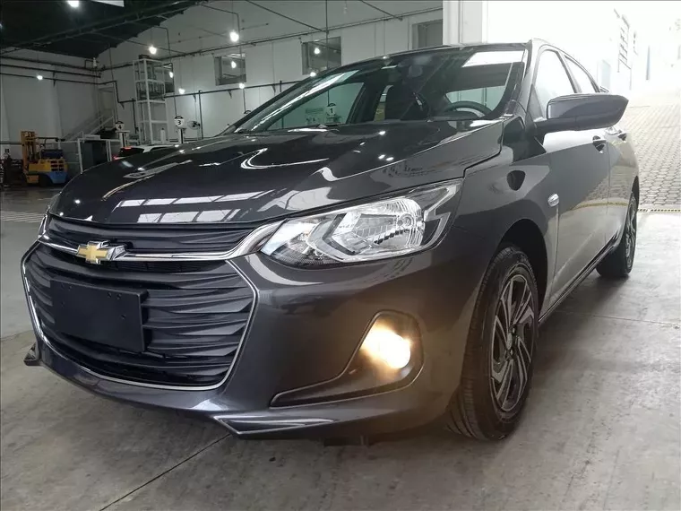 Chevrolet Onix Cinza 1