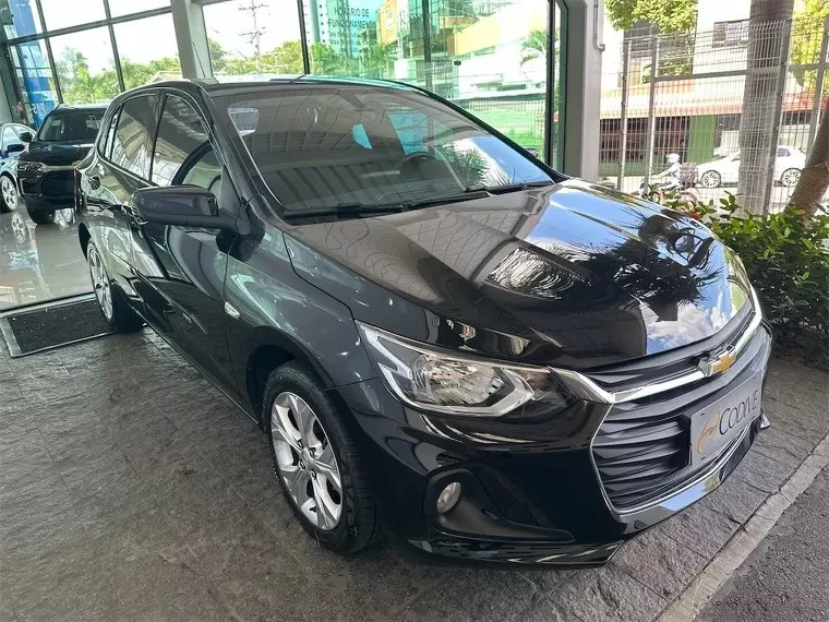 Chevrolet Onix Preto 5