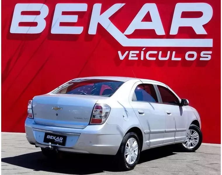 Chevrolet Cobalt Prata 5