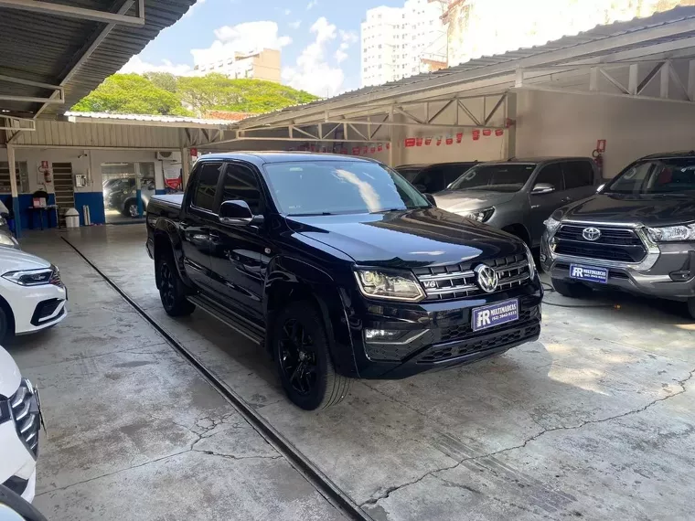 Volkswagen Amarok Preto 4