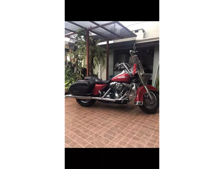 Harley-Davidson Road King Vermelho 2