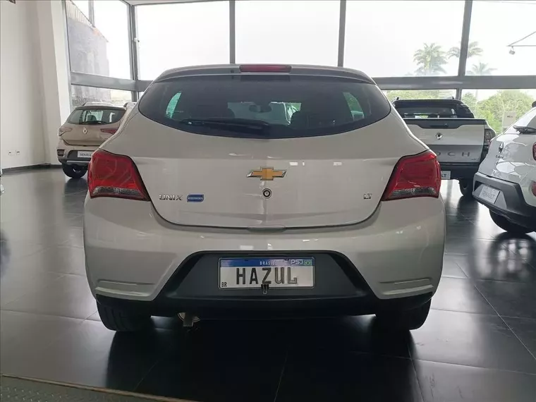 Chevrolet Onix Prata 8