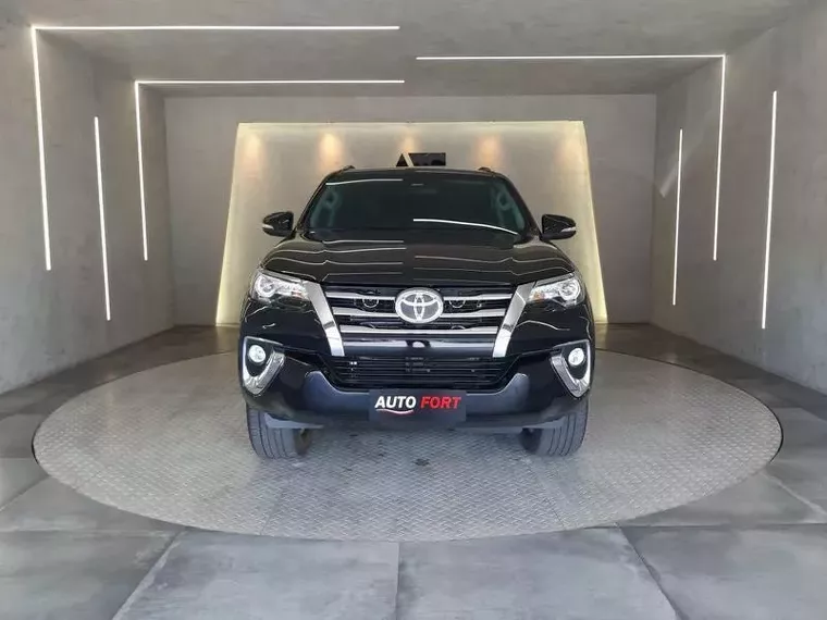 Toyota Hilux SW4 Preto 6