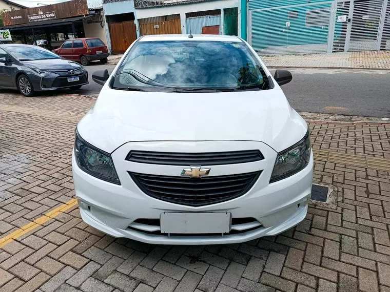 Chevrolet Onix Branco 8