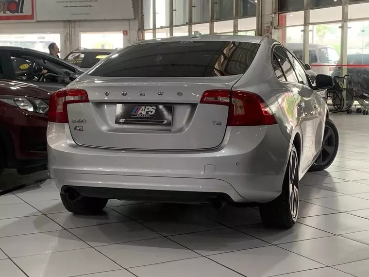 Volvo S60 Prata 7