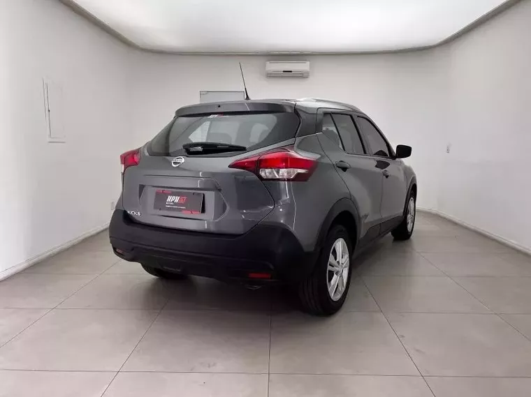 Nissan Kicks Cinza 28