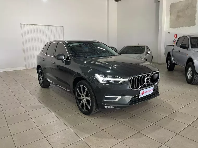 Volvo XC60 Cinza 24