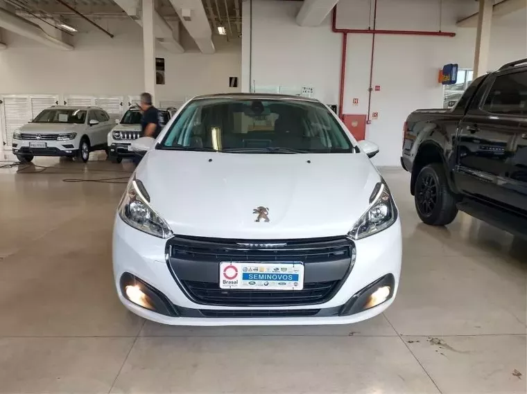 Peugeot 208 Branco 1