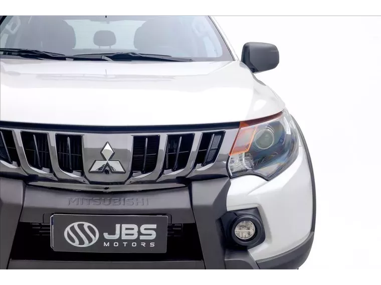 Mitsubishi L200 Triton Branco 15