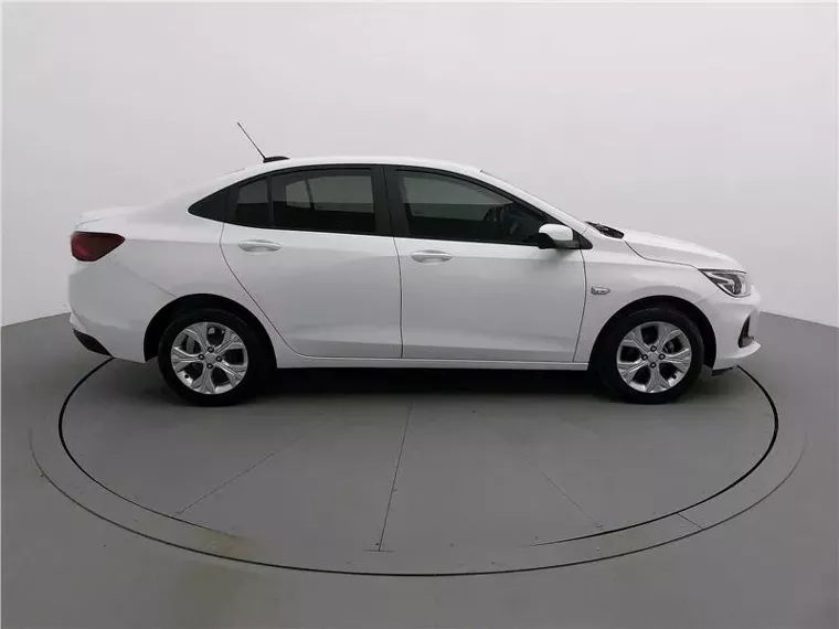 Chevrolet Onix Branco 2