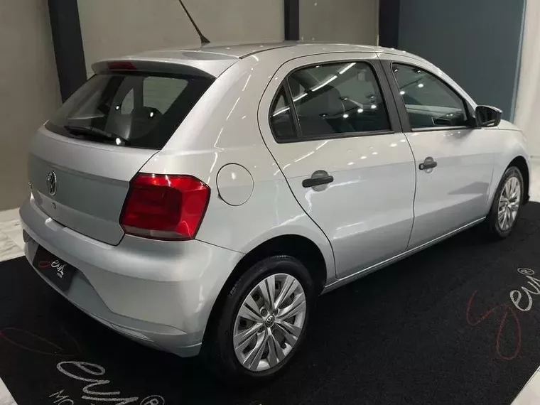 Volkswagen Gol Prata 5