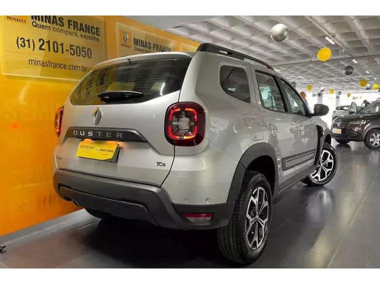 Renault Duster Prata 10