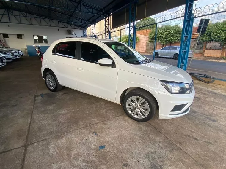 Volkswagen Gol Branco 4