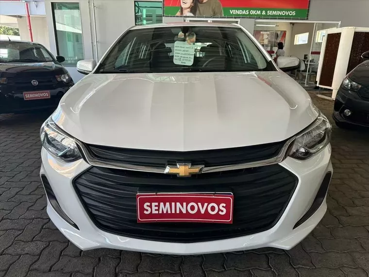 Chevrolet Onix Branco 6