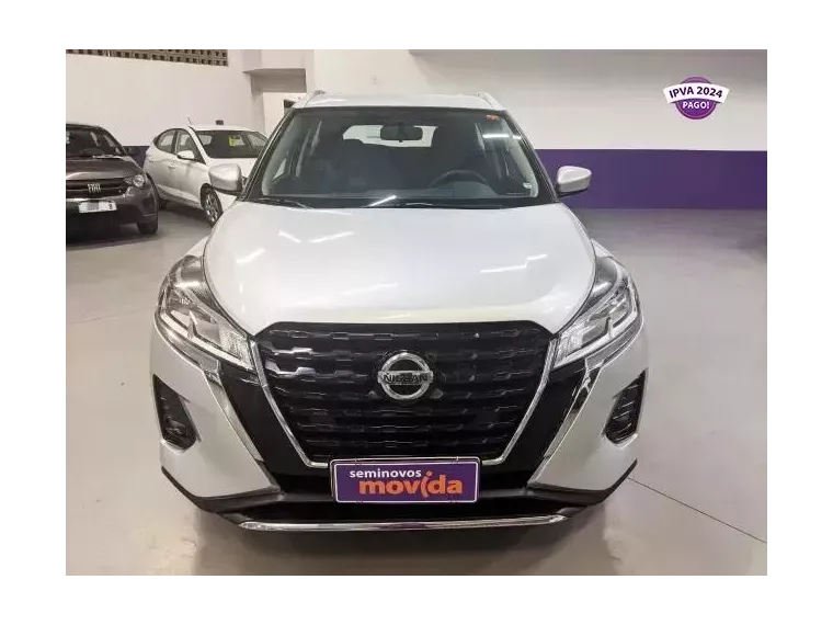 Nissan Kicks Prata 8