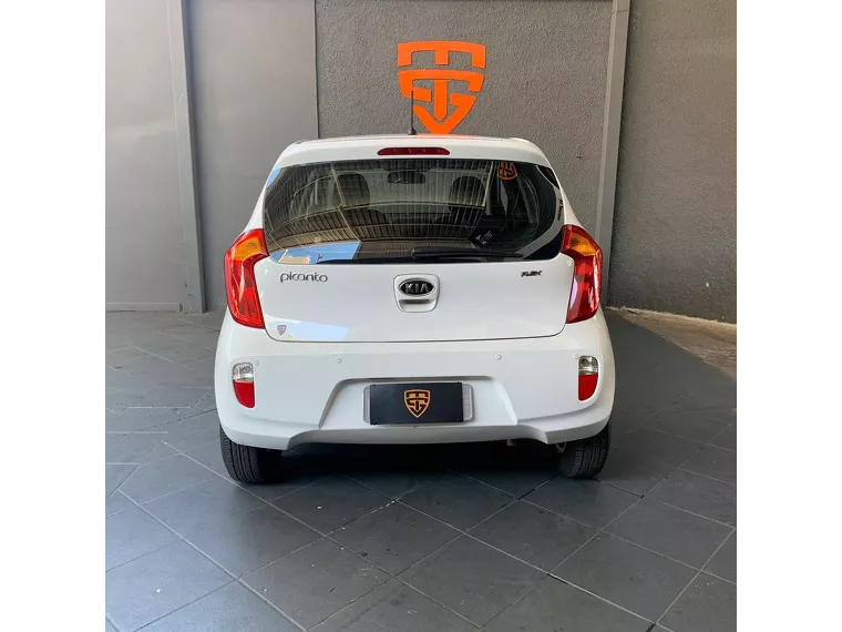 KIA Picanto Branco 10