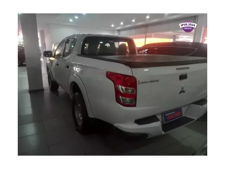 Mitsubishi L200 Branco 4