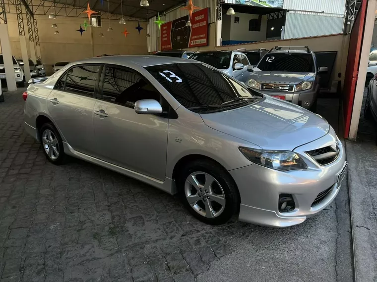 Toyota Corolla Prata 4