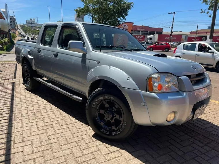 Nissan Frontier Prata 4