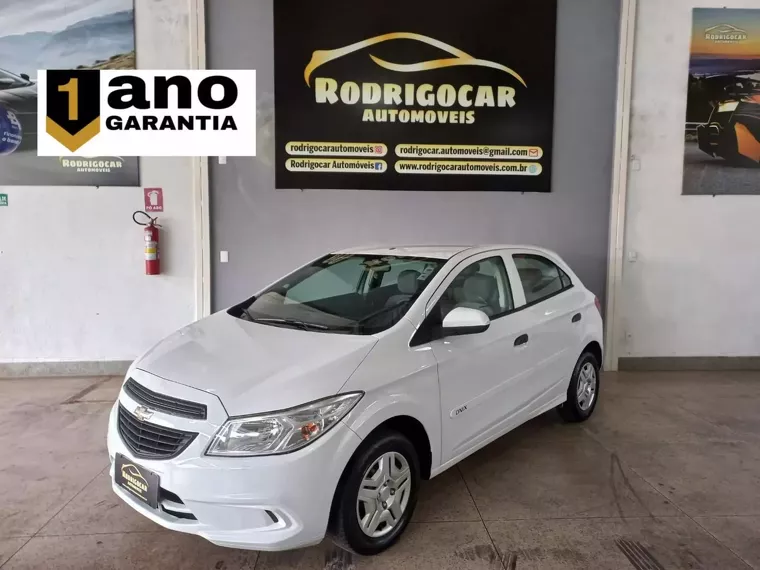 Chevrolet Onix Branco 3