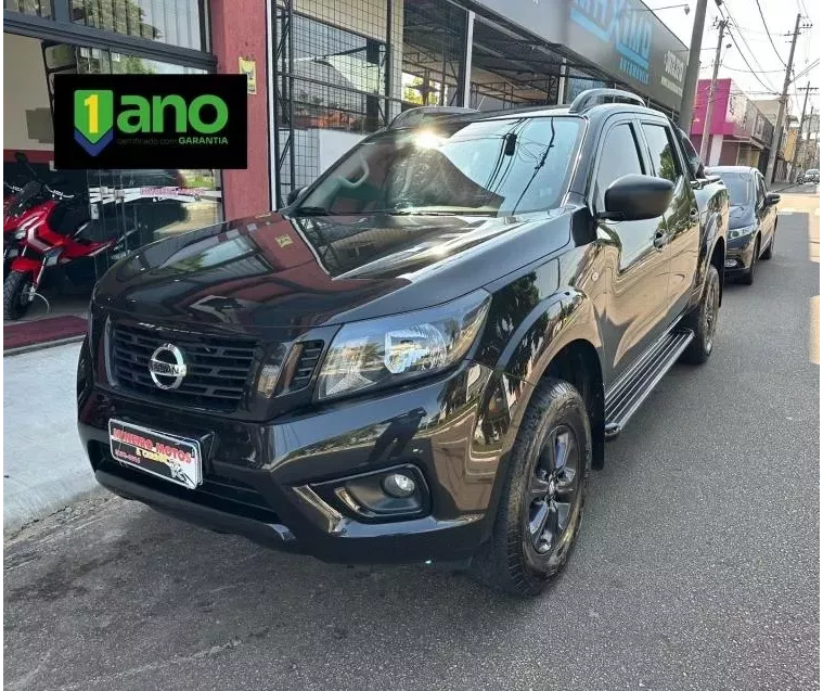 Nissan Frontier Preto 8