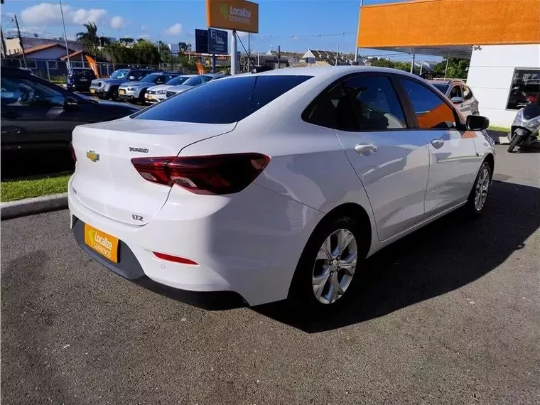 Chevrolet Onix Branco 6