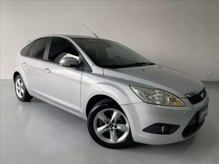 Ford Focus Prata 8