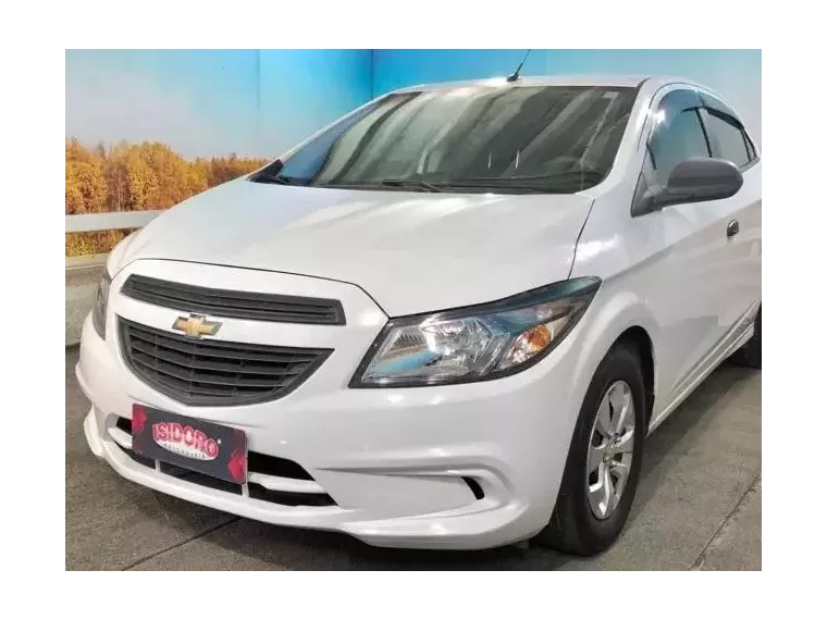 Chevrolet Onix Branco 9