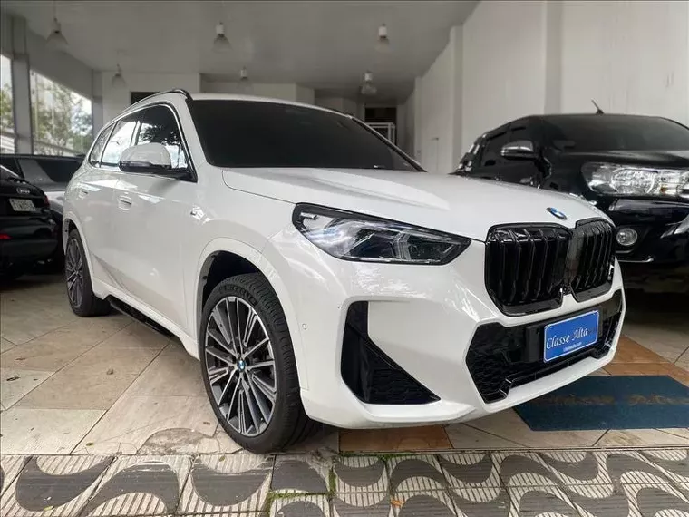 BMW X1 Branco 6