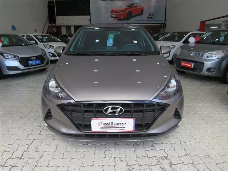 Hyundai HB20S Prata 9