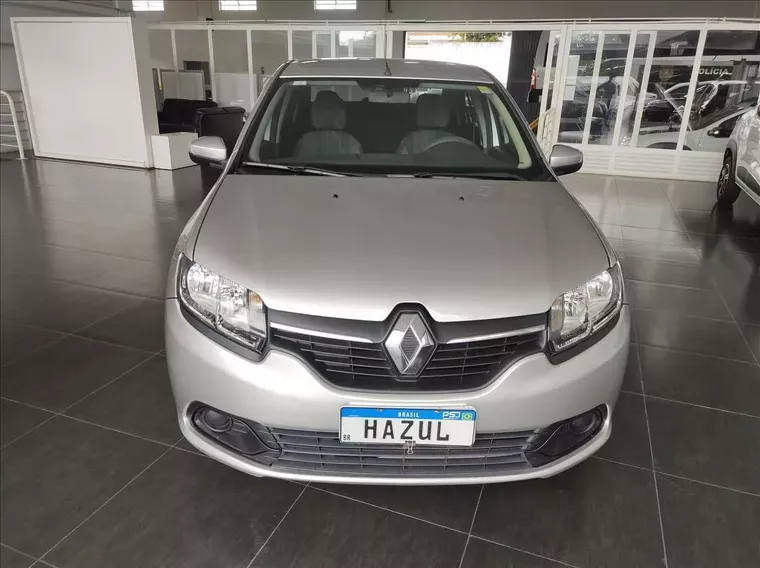 Renault Logan Prata 3