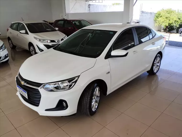 Chevrolet Onix Branco 7