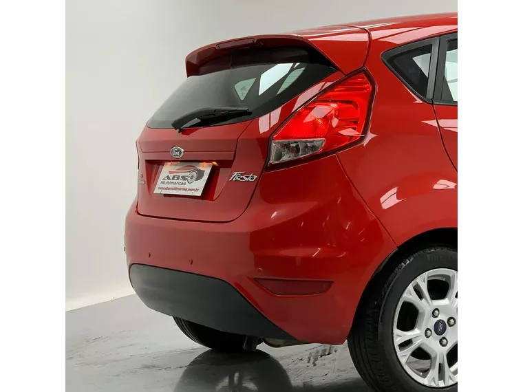 Ford Fiesta Vermelho 11