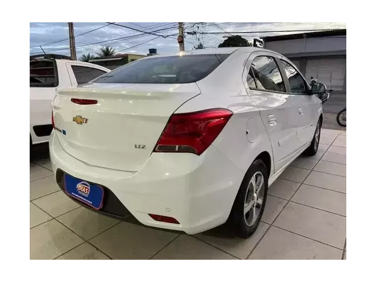 Chevrolet Prisma Branco 6