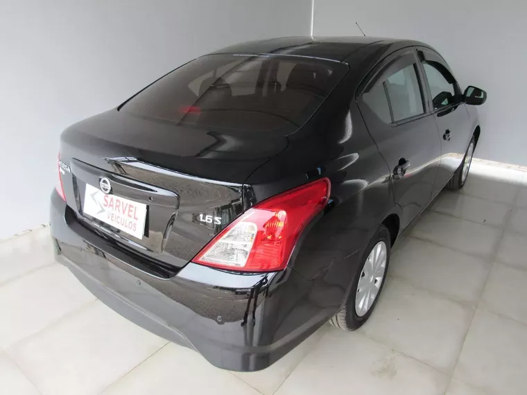 Nissan Versa Preto 5