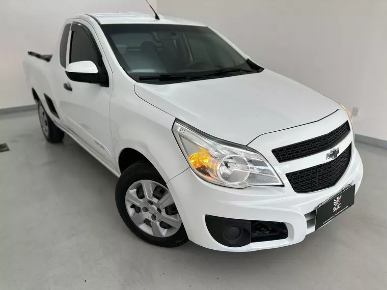 Chevrolet Montana Branco 9