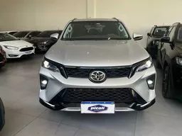 Toyota Hilux SW4