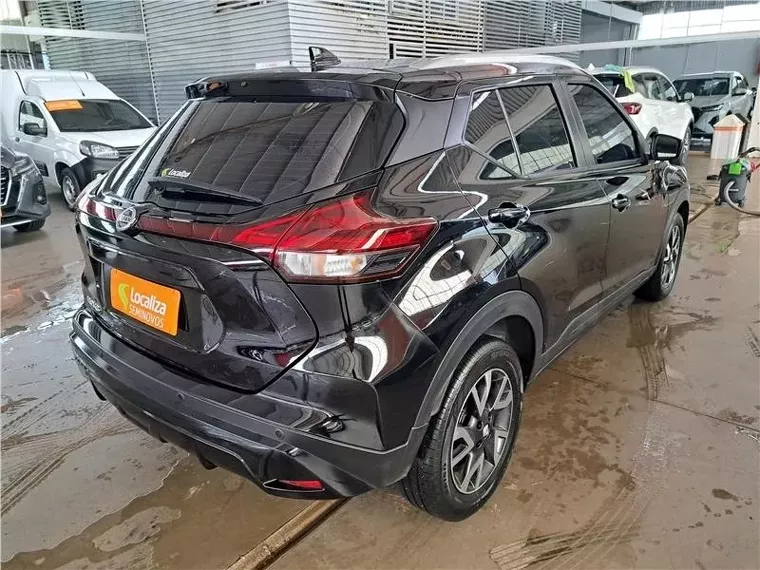 Nissan Kicks Preto 6