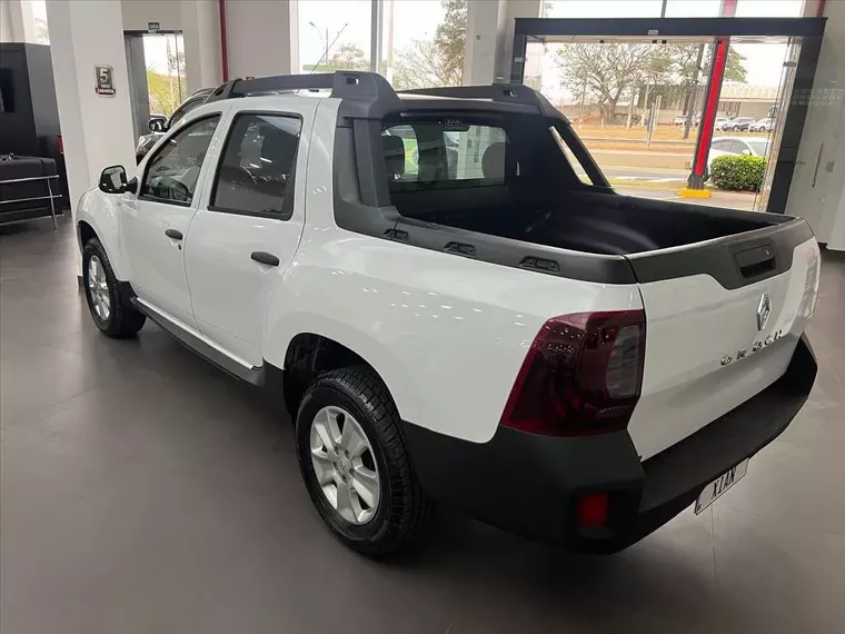 Renault Duster Oroch Branco 6