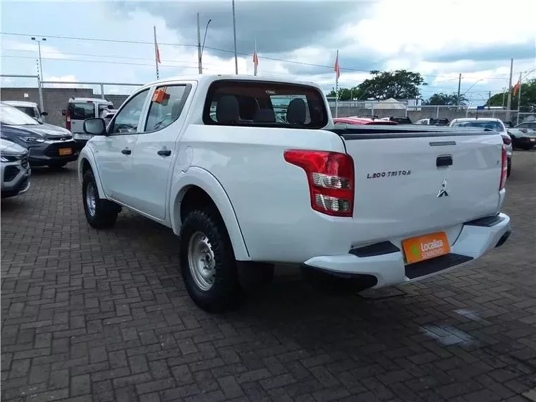 Mitsubishi L200 Triton Branco 4