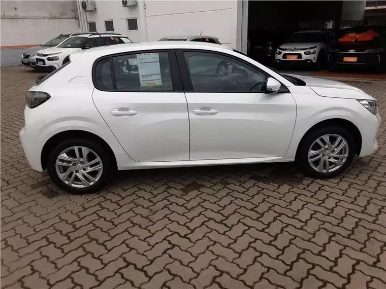 Peugeot 208 Branco 14