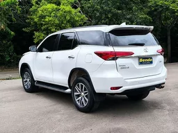Toyota Hilux SW4