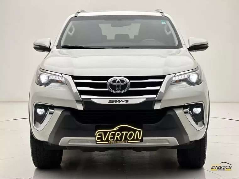 Toyota Hilux SW4 Branco 8