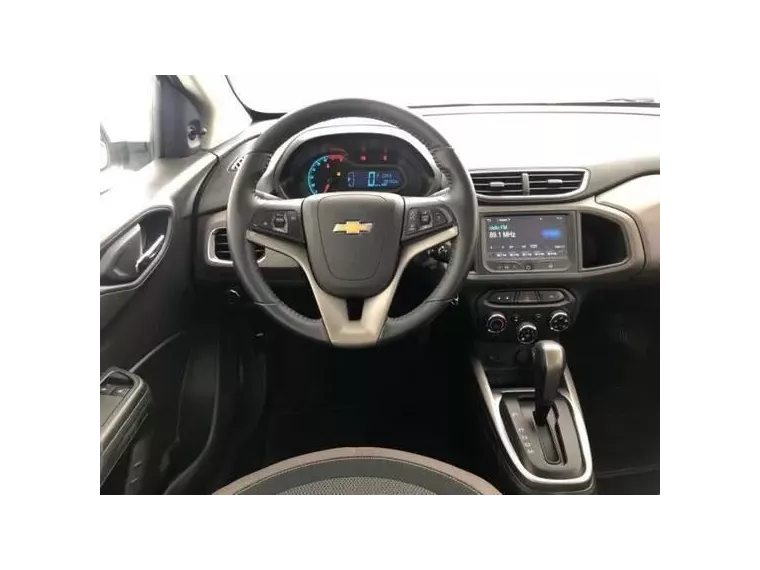 Chevrolet Prisma Branco 9