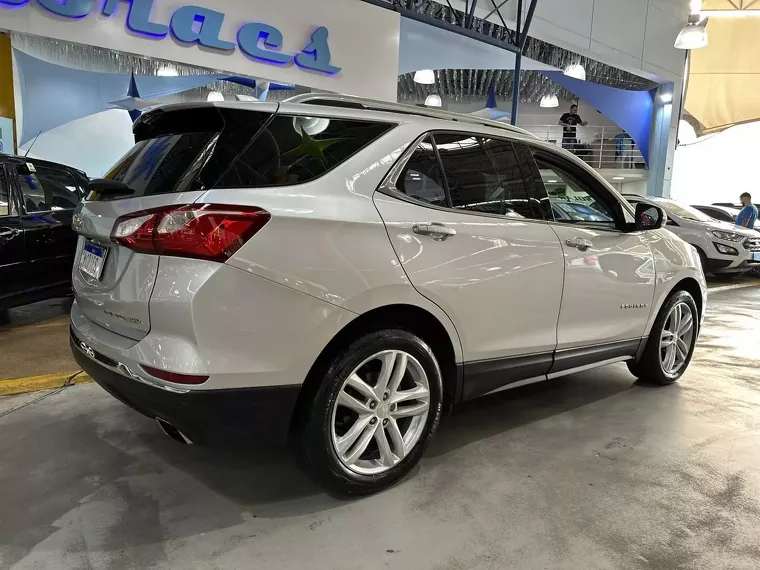 Chevrolet Equinox Prata 18