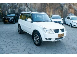 Mitsubishi Pajero TR4