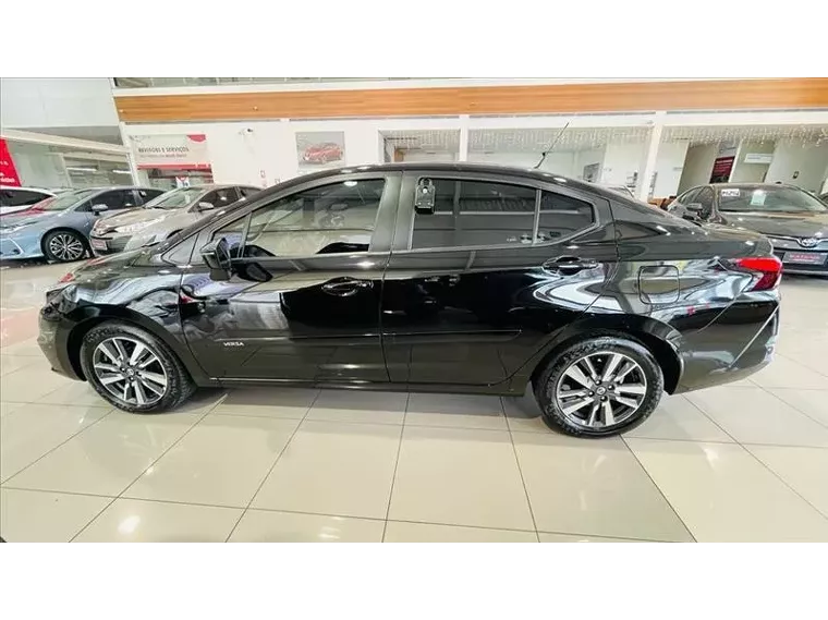 Nissan Versa Preto 2