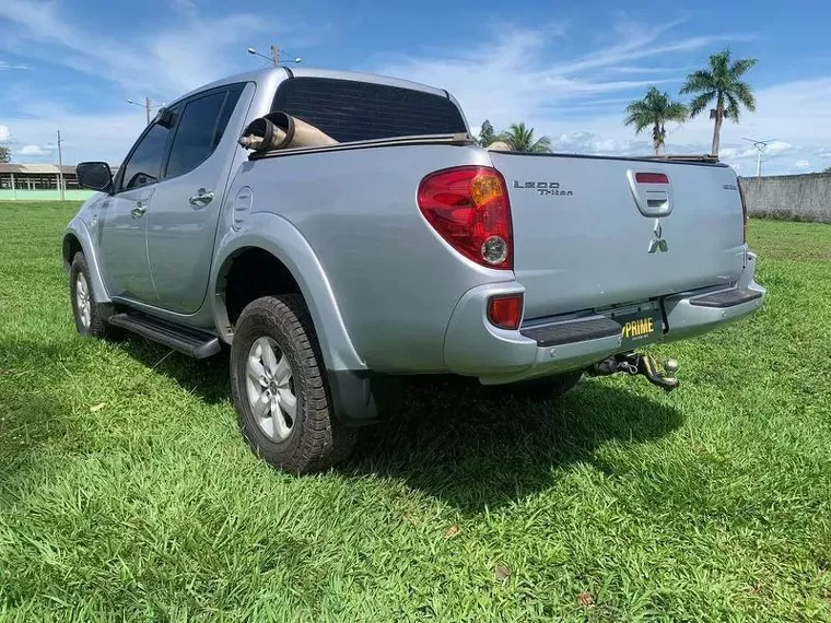 Mitsubishi L200 Triton Prata 6